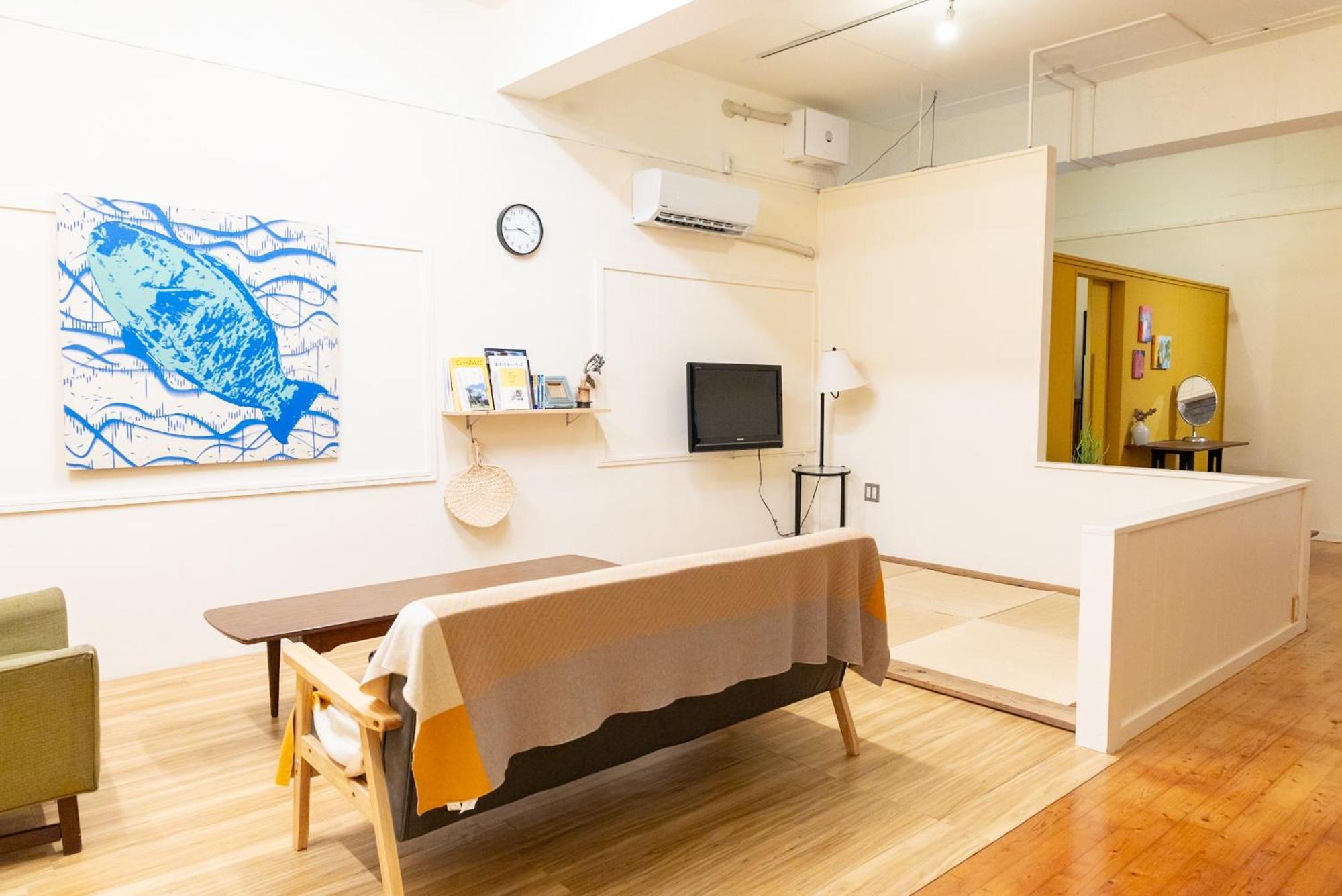 Pineapple Hotel Naha Bagian luar foto